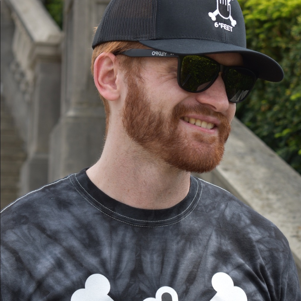 6’ FEET Hand And Cross Bones Tee Shirt